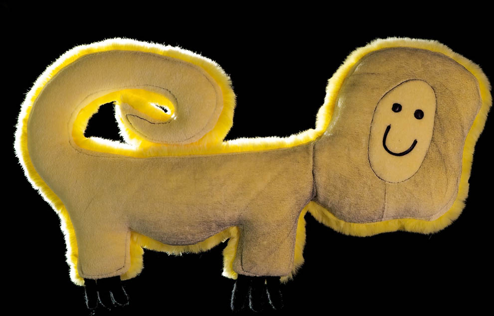 En profil et de face Schématique Dessin de Nicolas Baier, 6 ans 22 cm x 40 cm Couleur: jaune / Profile and frontal face Schematic Drawing by Nicolas Baier, 6 years old 22 cm. x 40 cm. Yellow
