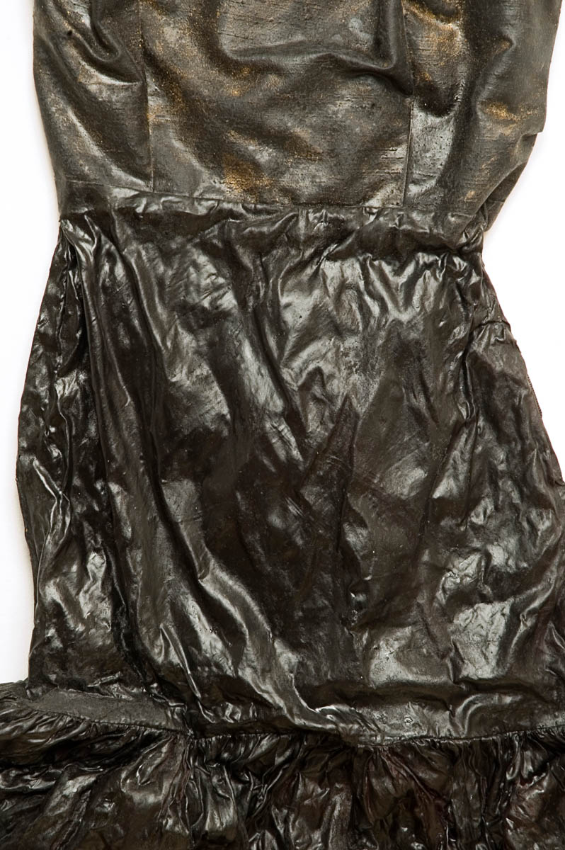 Soie noircie encollée / Pasted blackened silk (2004) 116 cm x 98 cm